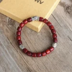 Bracelet relaxant en bois avec design Bouddha