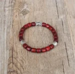 Bijou Bouddha en bois, symbole de paix intérieure