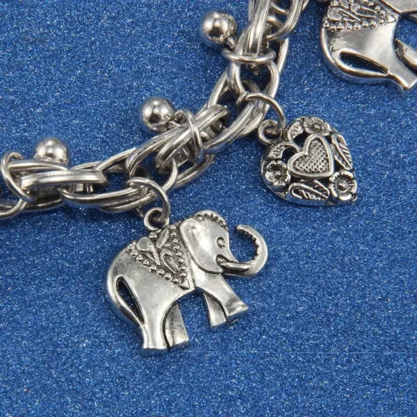 Élégant bracelet de cheville aux motifs d'Asie