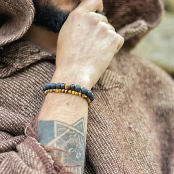 Bracelet bouddhiste en pierre volcanique