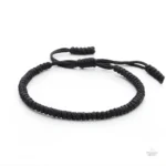 Accessoire spirituel tibétain en fil rouge
