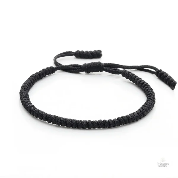 Accessoire spirituel tibétain en fil rouge