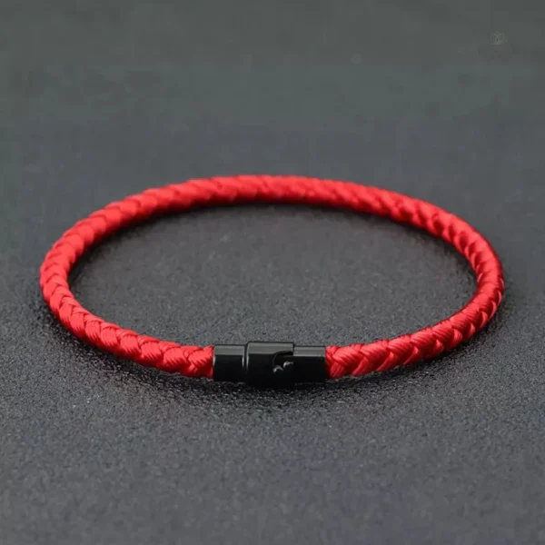Bracelet masculin rouge, ajout de couleur à votre look