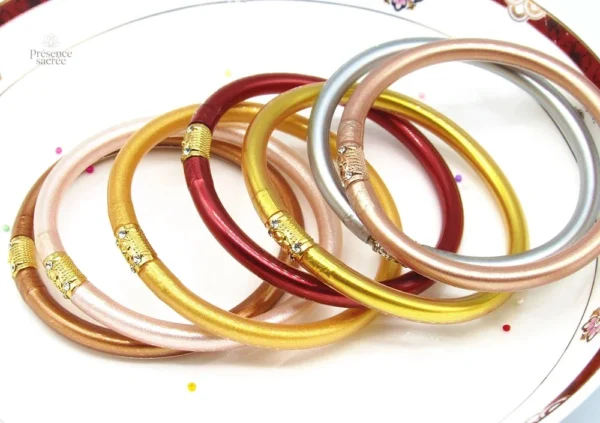 Bracelets en jonc, accessoire de spiritualité
