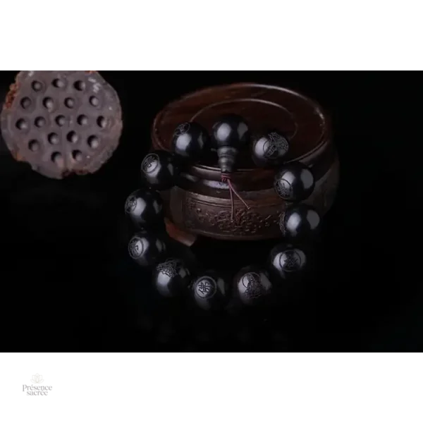 Mala en ébène, un bijou unique et intemporel