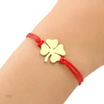 Accessoire chic et porte-bonheur rouge