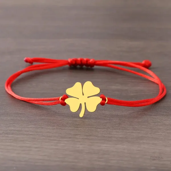 Bijou porte-bonheur rouge pour une touche de chance