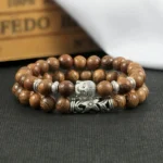 Tête de Bouddha sur bracelet moderne en pierres naturelles