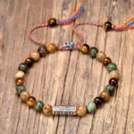 Bracelet Tibétain pierres naturelles avec symbole Om