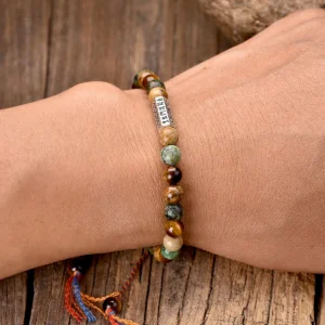 Accessoire spirituel tibétain, bracelet avec symbole Om