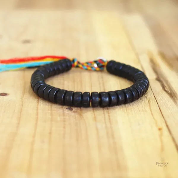 Bracelet Tibétain traditionnel avec symboles de protection