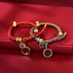 Bracelet tressé inspiré de la tradition tibétaine