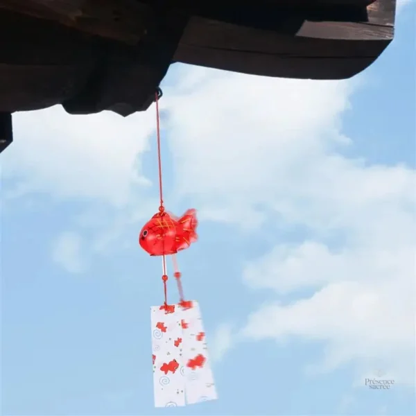 Carillon éolien Poisson rouge en décoration extérieure