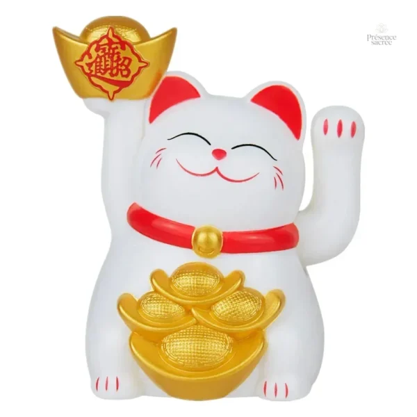 Maneki Neko doré pour attirer la fortune