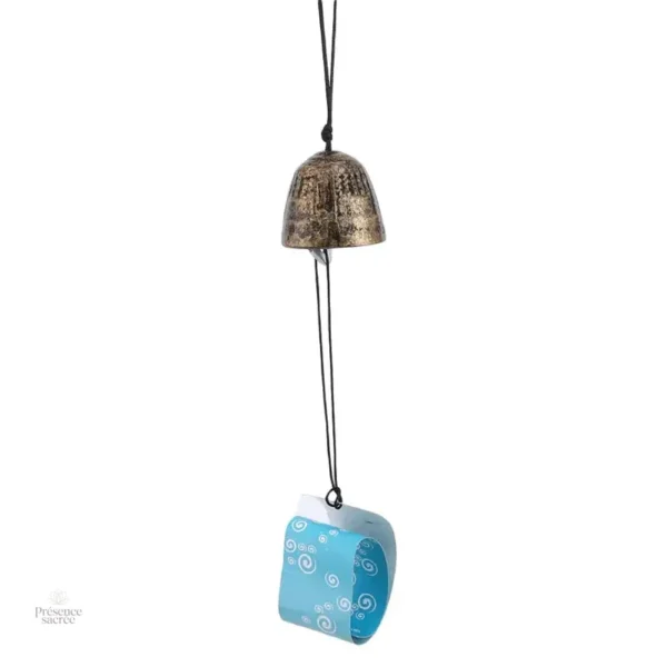 Furin japonais : cloche suspendue apportant sérénité