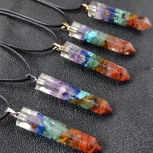 Collier coloré représentant l'équilibre énergétique des chakras