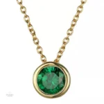 Collier avec pierre de naissance pour un cadeau