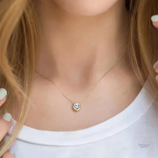Collier élégant en pierres naturelles
