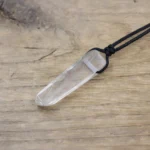 Collier artisanal avec pierre naturelle