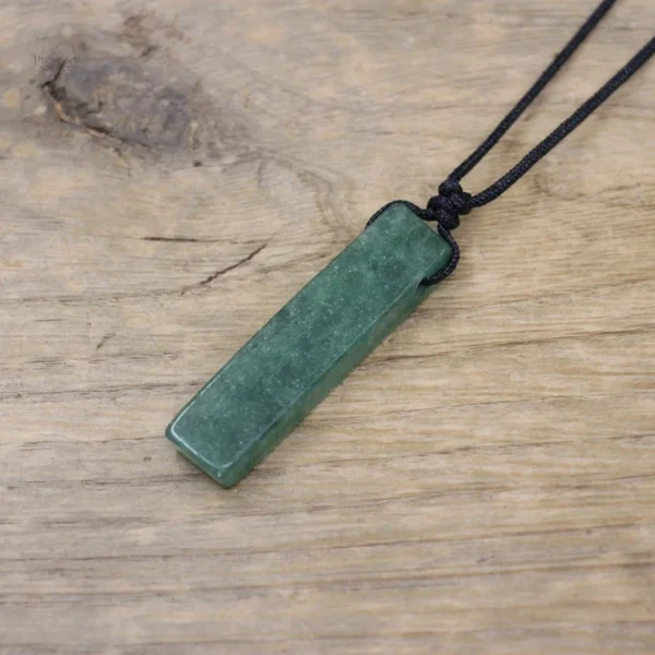 Collier délicat avec gemme naturelle