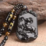 Collier en obsidienne représentant Avalokiteśvara