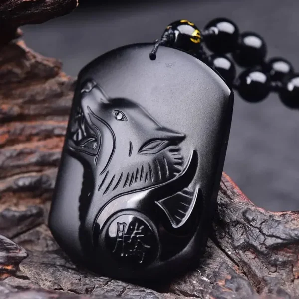 Collier en obsidienne symbolisant sagesse bouddhiste
