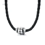 Collier Bouddhiste Mantra Noir avec breloque distinctive