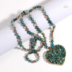 Collier en pierre naturelle avec pendentif cœur vert