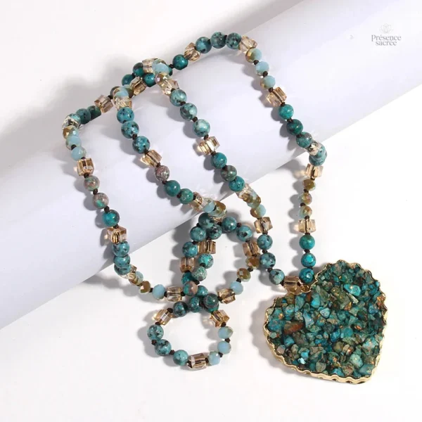 Collier en pierre naturelle avec pendentif cœur vert