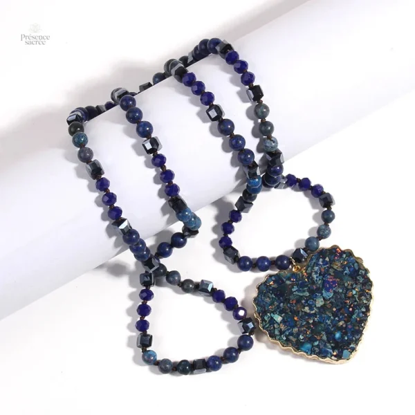 Collier cœur en pierre naturelle pour un look unique