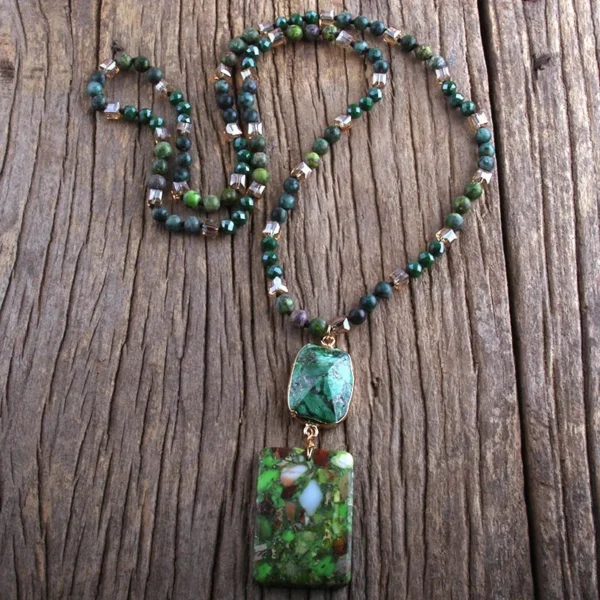 Collier Pierre Verte Rectangulaire Bouddhiste