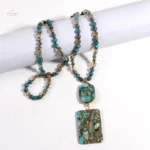 Accessoire spirituel, collier en pierre verte naturelle