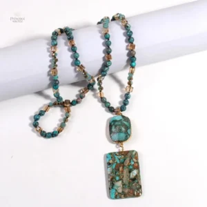 Accessoire spirituel, collier en pierre verte naturelle