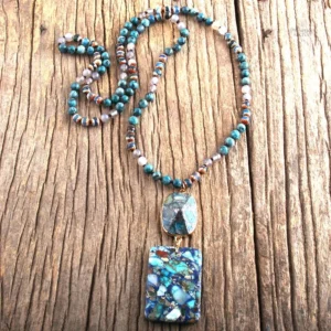Bijou bouddhiste, collier en cristal vert apaisant