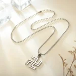 Collier Svastika or, accessoire bouddhiste élégant