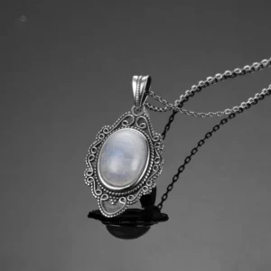 Bijou en pierre de Lune, délicat et unique