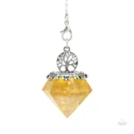 Bijou artisanal, collier en forme de diamant