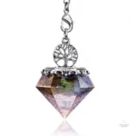 Collier avec pierre précieuse, forme diamantée