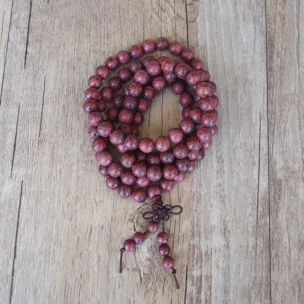 Mala en amarante pour la méditation