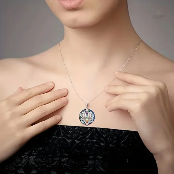 Collier spirituel femme avec pendentif des 7 chakras