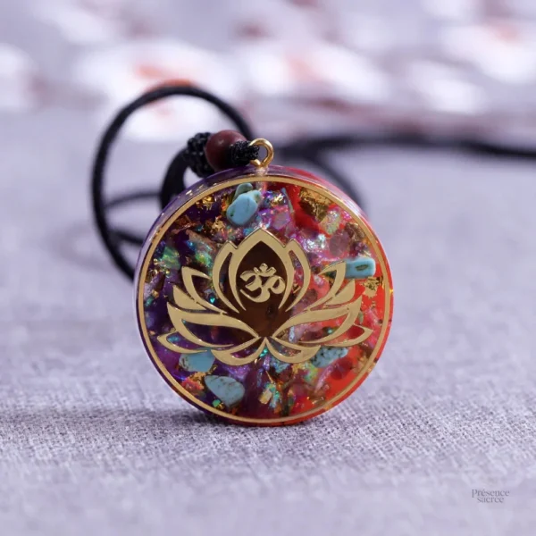 Bijou spirituel en Orgonite, design lotus