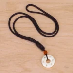 Bijou spirituel tibétain, collier ivoire unique