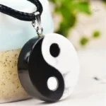 Collier spirituel avec motif Ying Yang en design élégant
