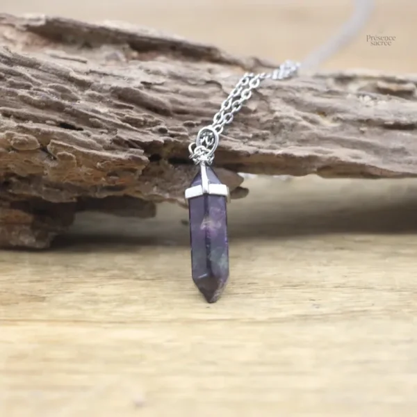 Collier en pierre naturelle : design hexagonal
