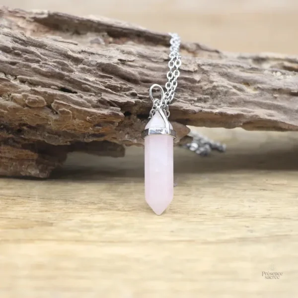 Collier en pierre hexagonale pour un look bohème