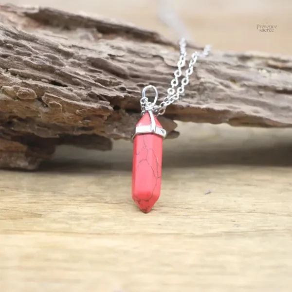 Collier en pierre hexagonale : un accessoire intemporel