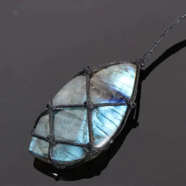 Collier Bouddhiste en pierre de Labradorite