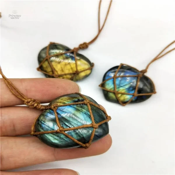 Bijou spirituel en Labradorite pour méditation