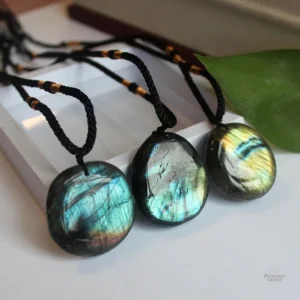 Collier artisanal rond en Pierre de Labradorite