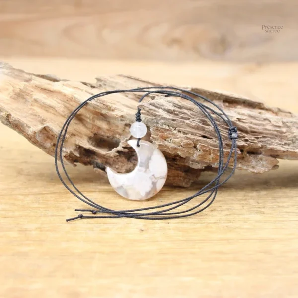 Collier en pierres naturelles, demi-lune, couleur apaisante